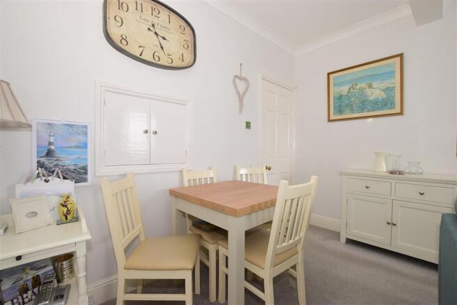 Lounge/Dining Room