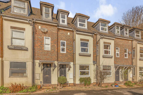 St. Barnabas Close, London, SE22