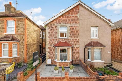 Little Roke Avenue, Kenley
