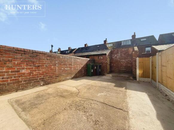 2 bed Terraced to rent Image 12