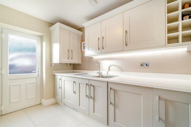 8577606-interior55.jpg