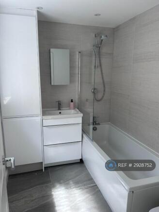 2 bed Terraced to rent Image 8
