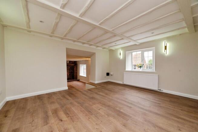 4 bed Detached for sale Image 8