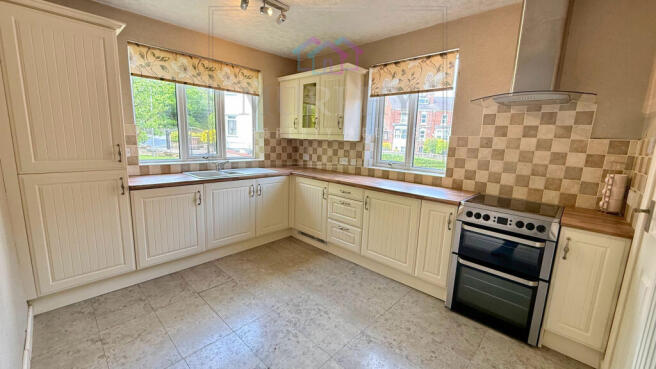 2 bed Flat for sale Image 6