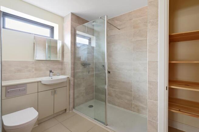 2 bed Retirement Property to rent Image 9