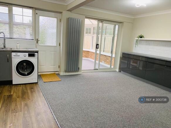 4 bed Detached to rent Image 10