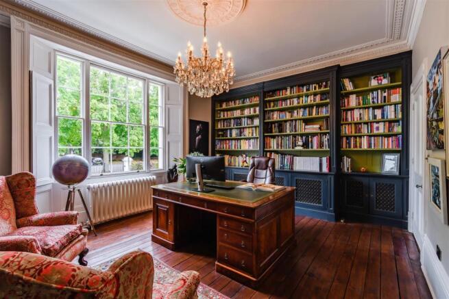 8424613-interior17.jpg