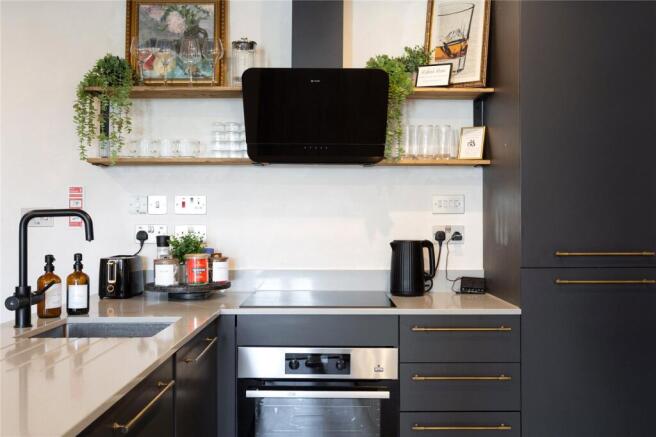 2 bed Flat for sale Image 6