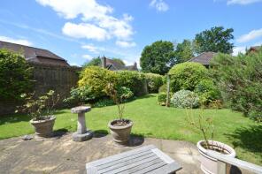 12 Westerly, Ash Grove, Haslemere GU27 3HL