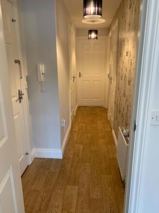 2 bed Apartment to rent Image 11