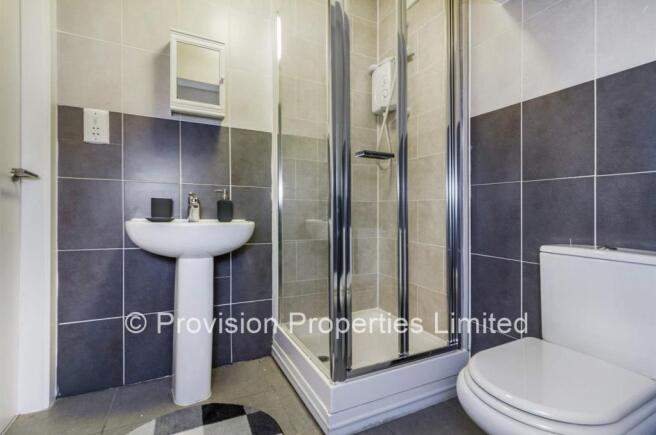 6 bed Semi-Detached to rent Image 11