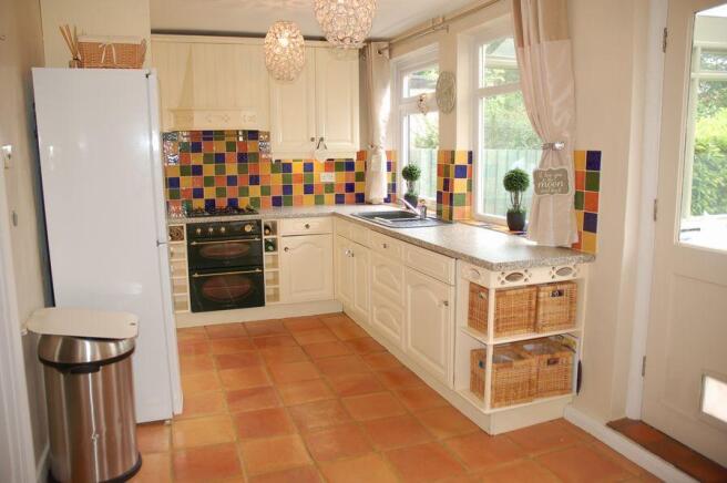 KITCHEN 1