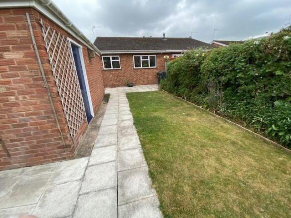 garden rear.jpg