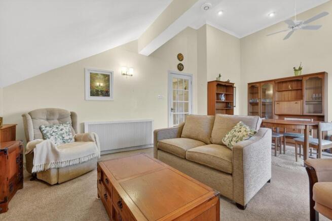 9_90 hill street, largs _06.jpg