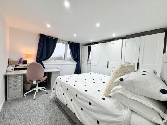 Hawthorn Crescent, Beith bedroom one photo