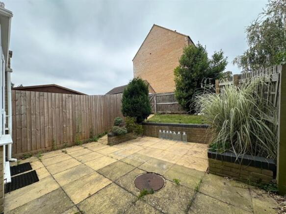 69 Gateway Gardens - Rear Garden 1.jpg