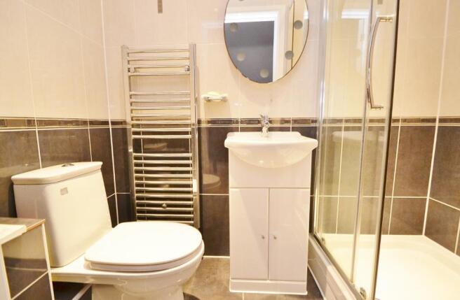 bedroom 2 en-suite