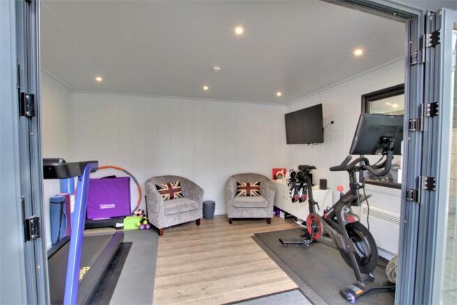 GARDEN ROOM