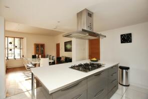 27, Sands Road, Paignton TQ4 6EG
