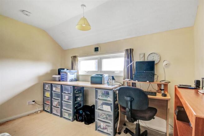 3 bed Terraced for sale Image 11