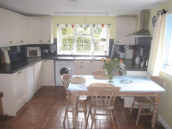 Breakfast/kitchen