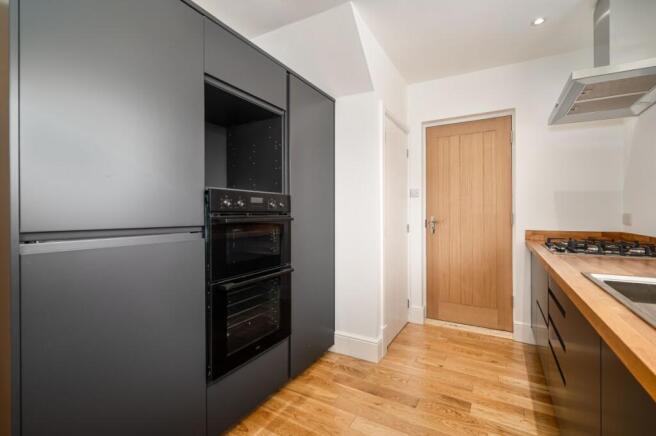 4 bed Semi-Detached for sale Image 5