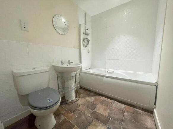 1 bed Apartment to rent Image 9