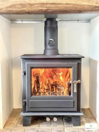 5 bed Detached for sale Image 4