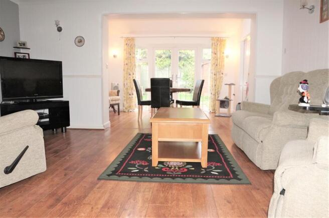 Extended Through Lounge/Diner