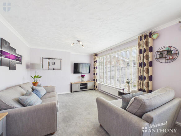 CAM03218G0-PR0975-STILL006