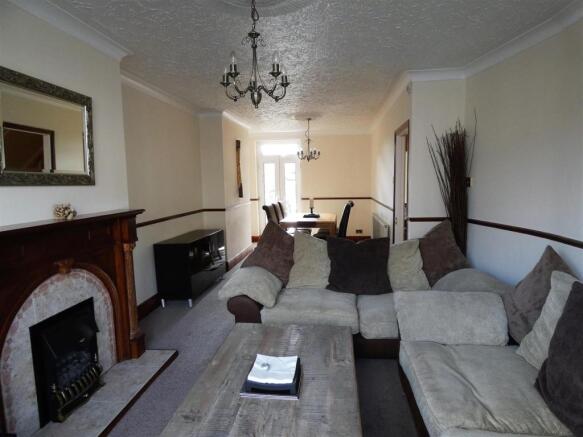 Lounge/Dining Room