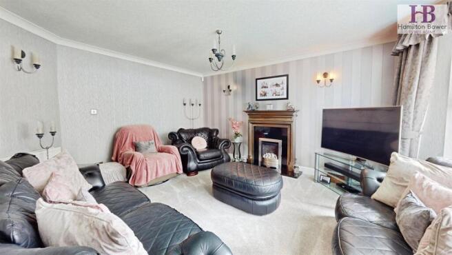 6 bed Detached for sale Image 4