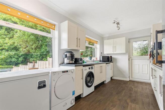 3 bed Link Detached House for sale Image 7
