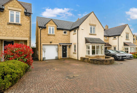 Woodlands Close, Eastcombe, Stroud, Gloucestershire, GL6