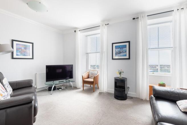 HARBOUR APT LOUNGE