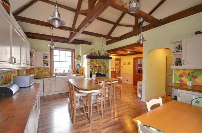 Kitchen/Breakfast Area
