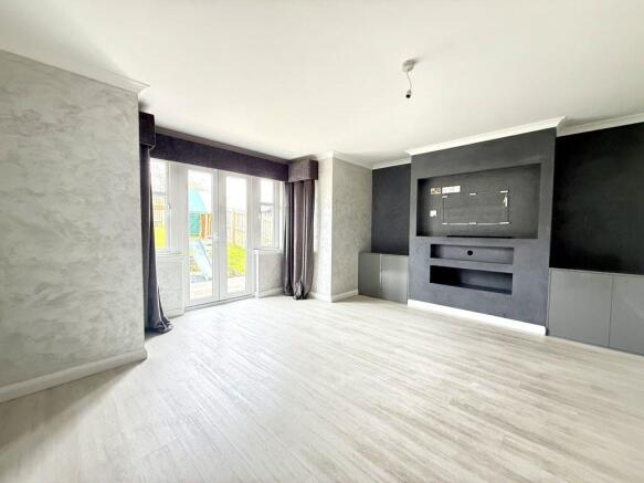 18 Bruce Avenue, Cambuslang, Glasgow G72 8SX photo 4