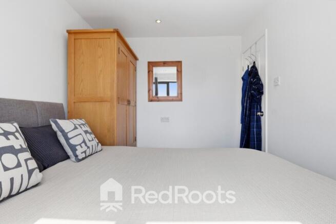 3 bed Semi-Detached for sale Image 8