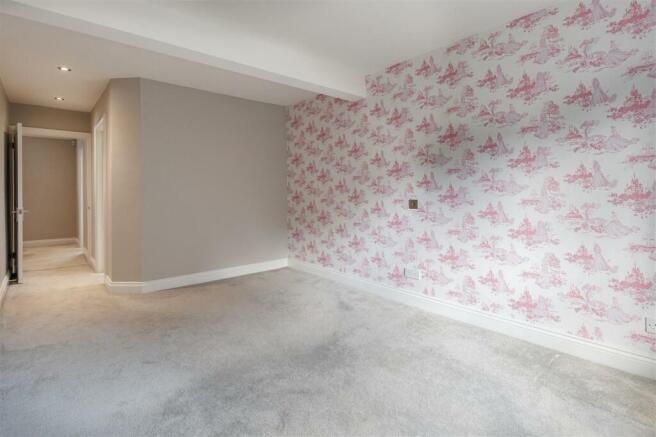 MC Kendal Avenue 23