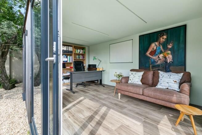 Garden room inside