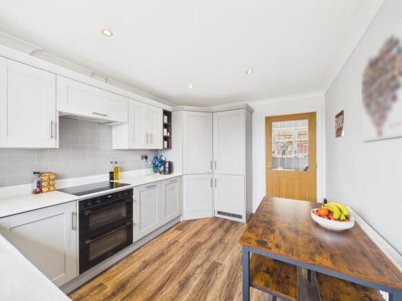 3 bed Detached for sale Image 6