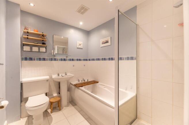 2 bed Terraced for sale Image 12