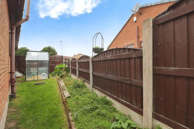 3 bed Detached Bungalow for sale Image 9