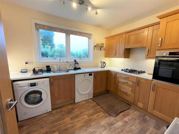 Kitchen 1.JPG