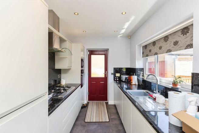 1 bed Detached Bungalow for sale Image 5