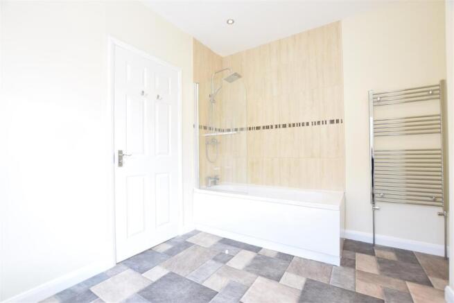 3 bed Terraced to rent Image 4