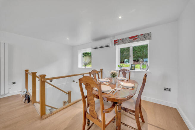 4 bed Detached for sale Image 6