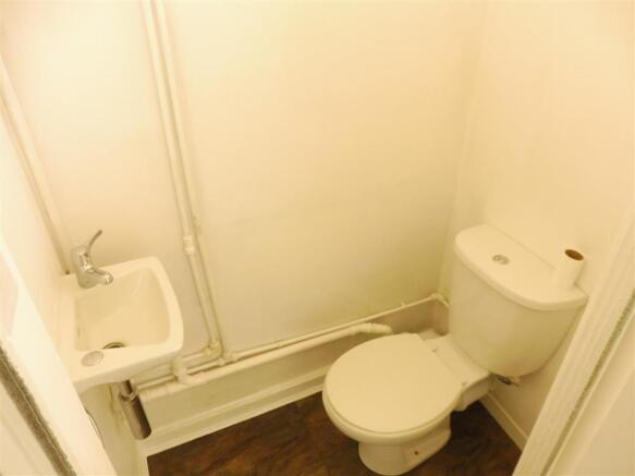 Cloakroom/wc