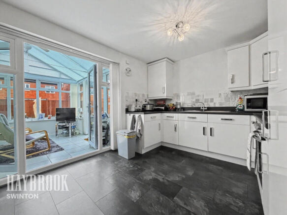 3 bed Semi-Detached for sale Image 9