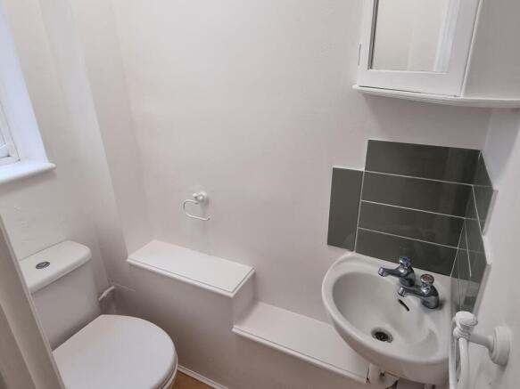 Cloakroom/wc